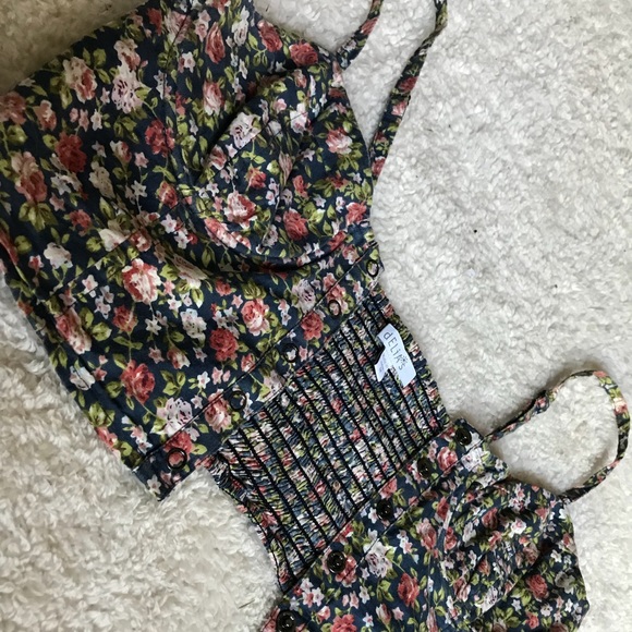 Floral button up crop top - Picture 4 of 7